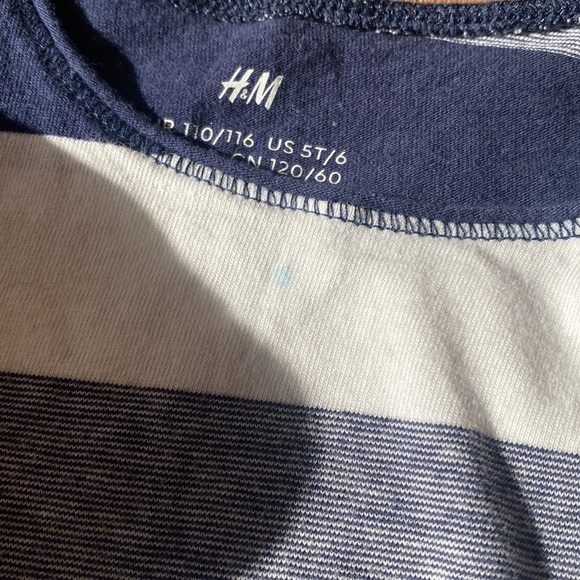 H&M Bundle of Boys Tees (4) - Picture 8 of 15